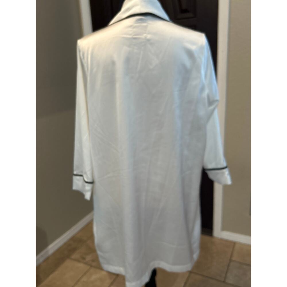 Kate Spade Satin Bride's Robe "Mrs." - Picture 3 of 6